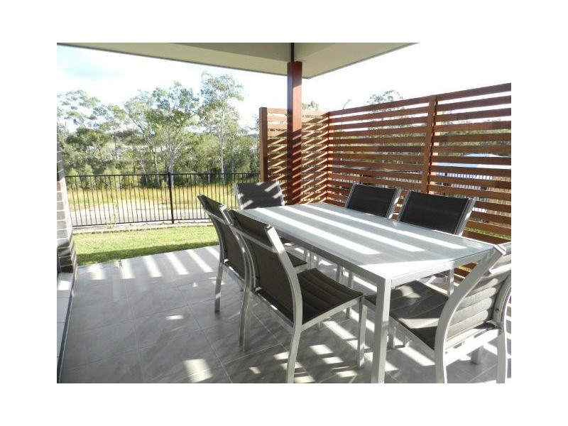 2/1 Scorpius Place, Telina QLD 4680