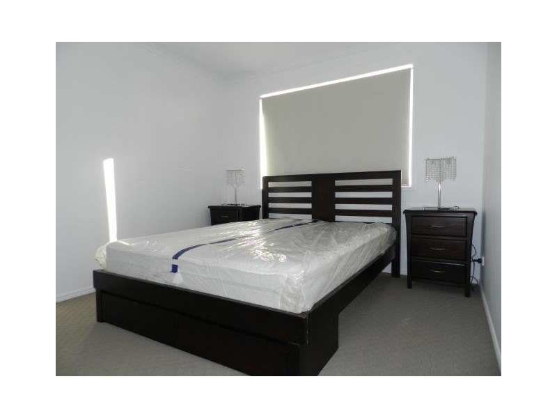 2/1 Scorpius Place, Telina QLD 4680