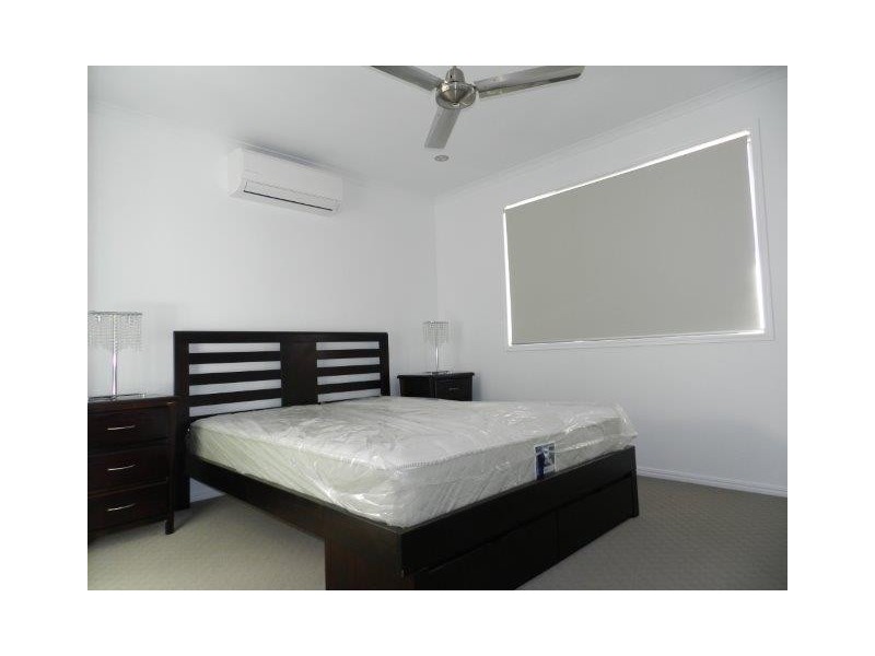 2/1 Scorpius Place, Telina QLD 4680