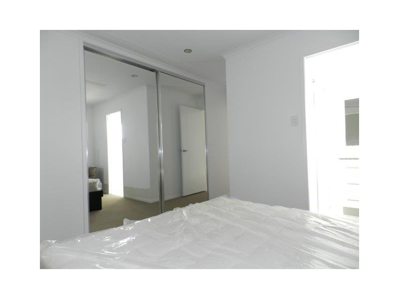 2/1 Scorpius Place, Telina QLD 4680