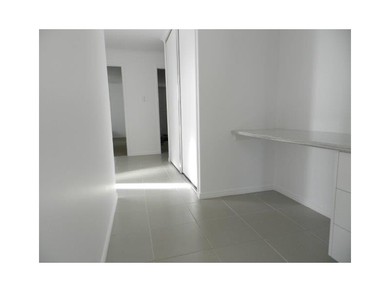 2/1 Scorpius Place, Telina QLD 4680