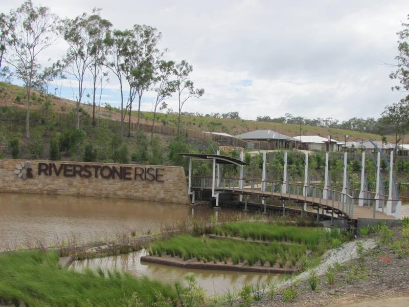 38 Clover Crescent, Boyne Island QLD 4680