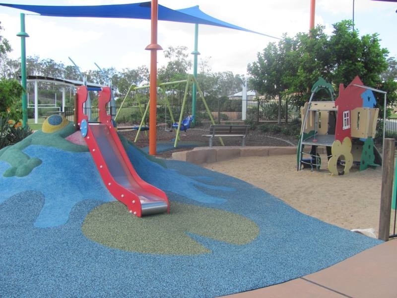 38 Clover Crescent, Boyne Island QLD 4680