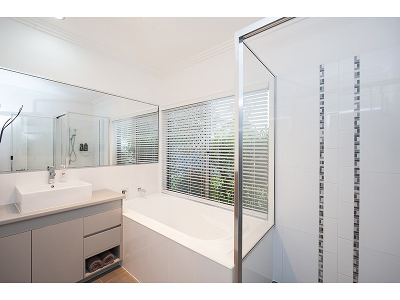 11 Bacall Street, West Gladstone QLD 4680