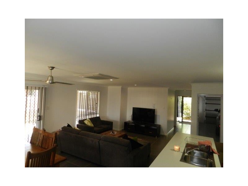 48 Creekview Drive, New Auckland QLD 4680