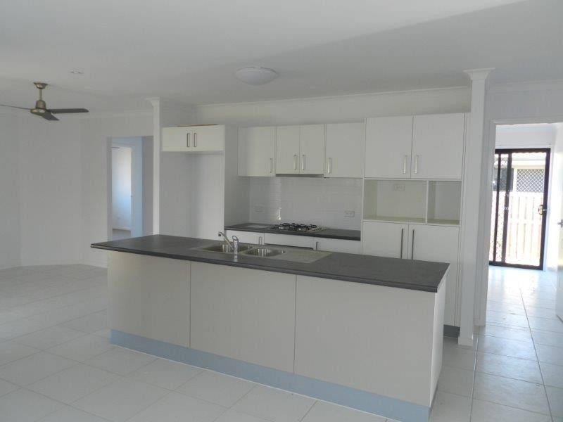 42 Creekview Drive, New Auckland QLD 4680