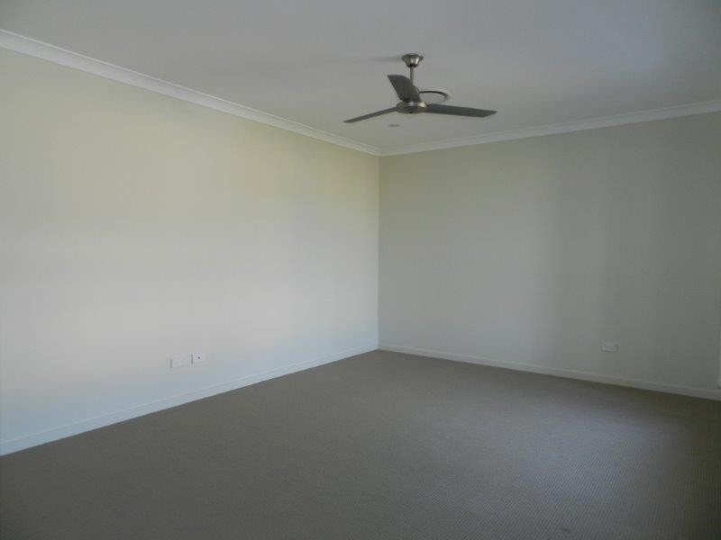 8 Thornbill Street, New Auckland QLD 4680
