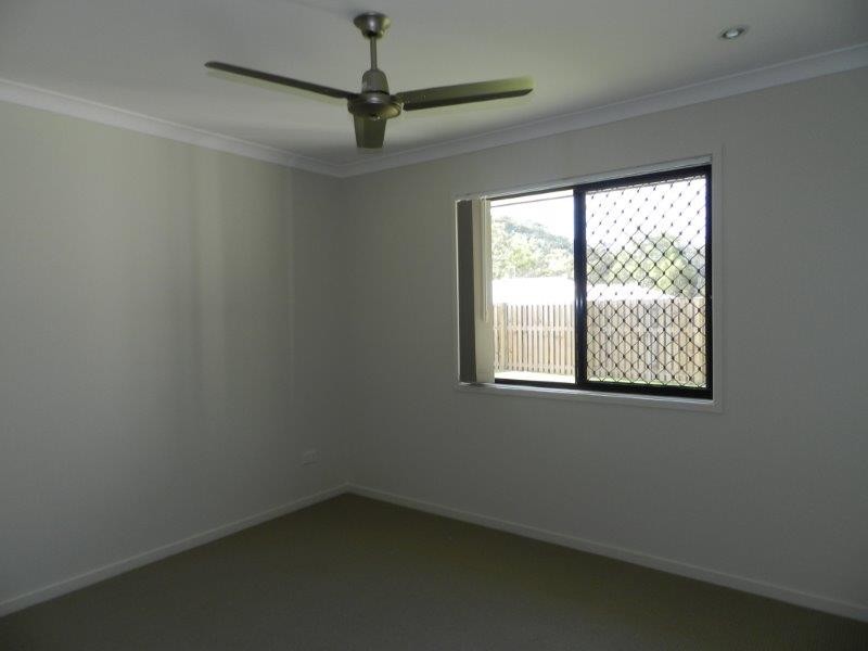 8 Thornbill Street, New Auckland QLD 4680