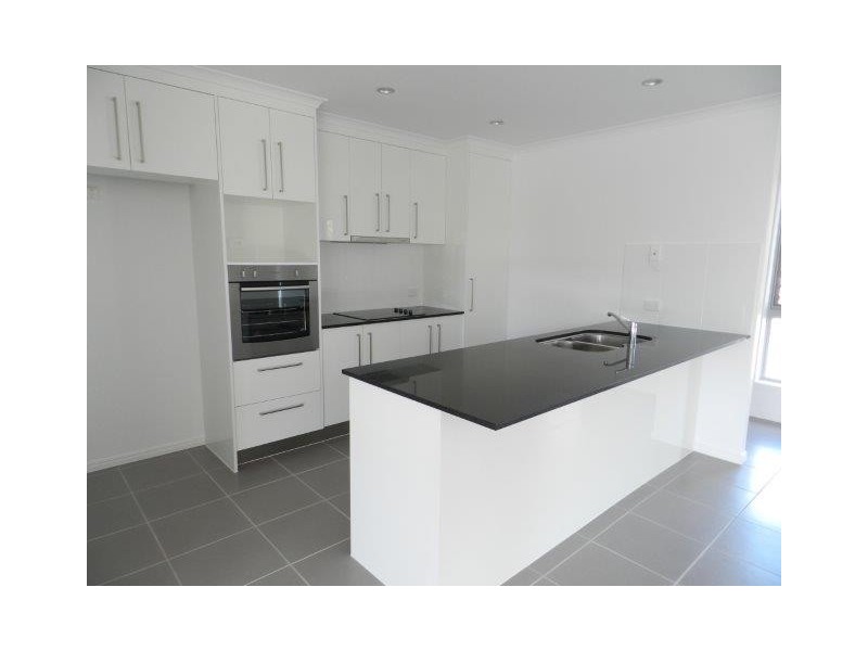 1/1 Scorpius Place, Telina QLD 4680