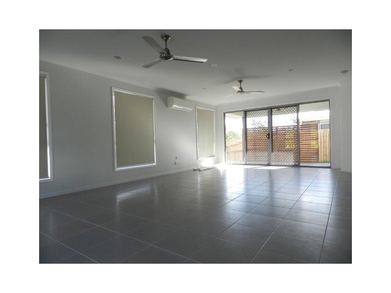 1/1 Scorpius Place, Telina QLD 4680