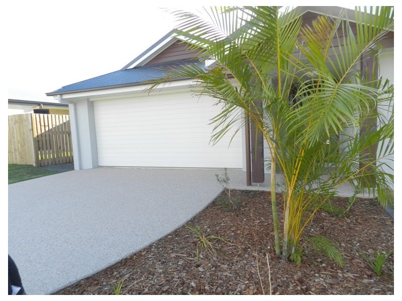 33 Bellbird, New Auckland QLD 4680