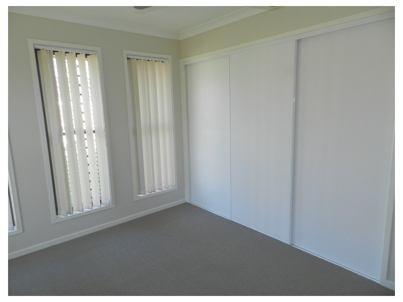 33 Bellbird, New Auckland QLD 4680