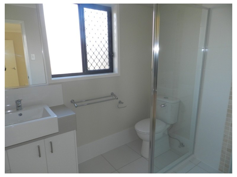 33 Bellbird, New Auckland QLD 4680