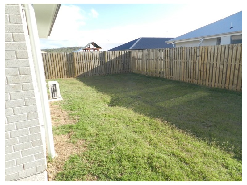 33 Bellbird, New Auckland QLD 4680