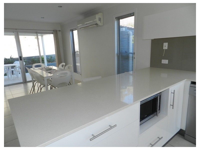 2/12 Lauren Court, South Gladstone QLD 4680