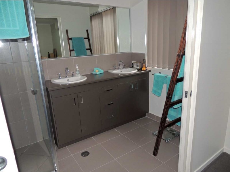 41 Woodland Court, Kirkwood QLD 4680