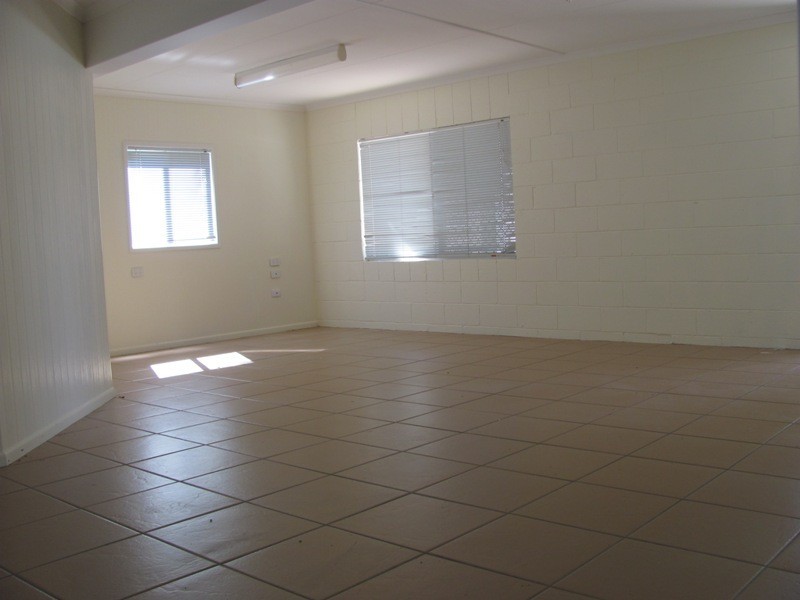 1 Wyndham Avenue, Boyne Island QLD 4680