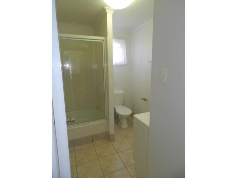 4/105 Auckland Street, South Gladstone QLD 4680