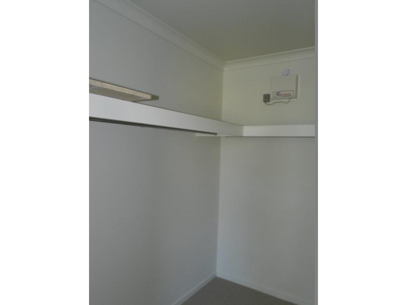 16 Creekview Drive, New Auckland QLD 4680