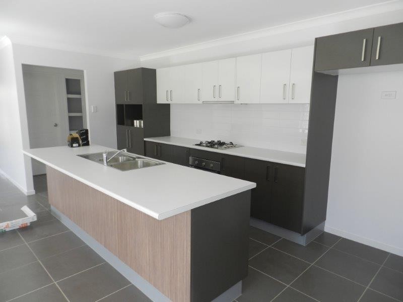 7 Sundew Street, New Auckland QLD 4680