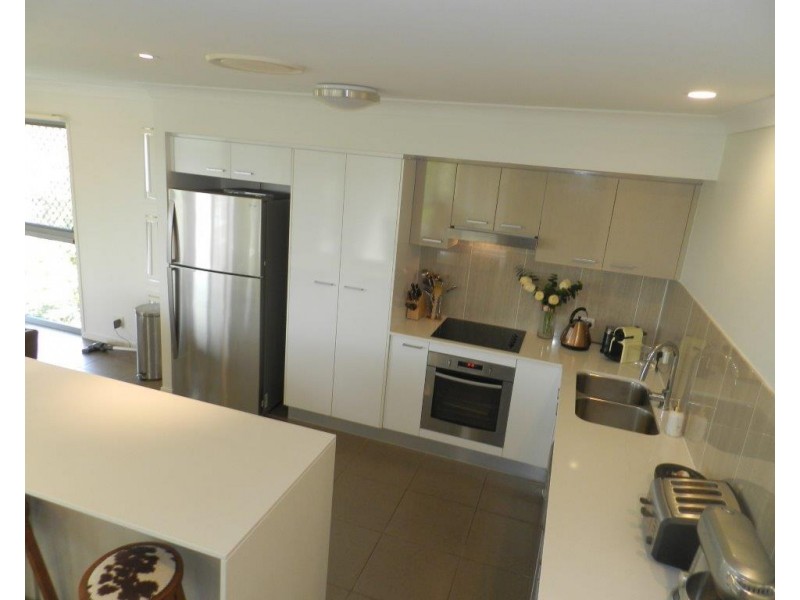 12 Scholes Way, Kirkwood QLD 4680