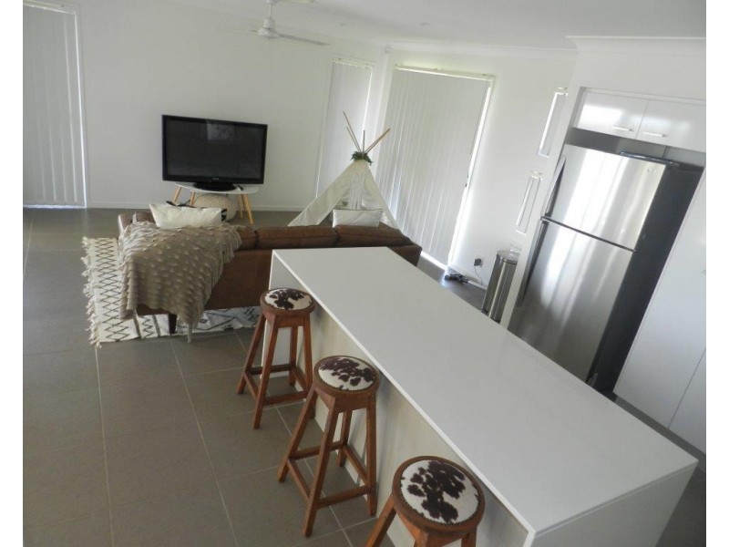 12 Scholes Way, Kirkwood QLD 4680