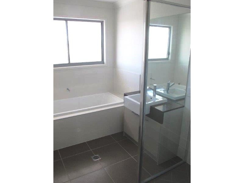 12 Scholes Way, Kirkwood QLD 4680