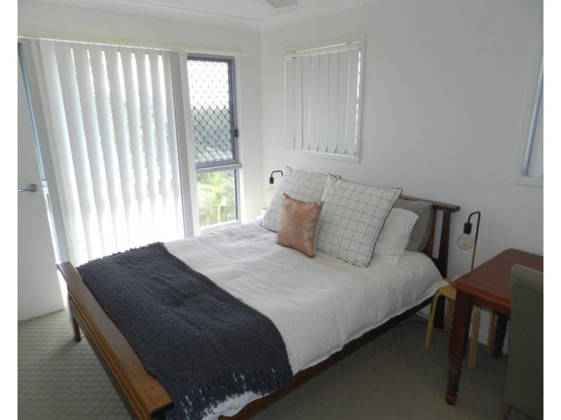 12 Scholes Way, Kirkwood QLD 4680