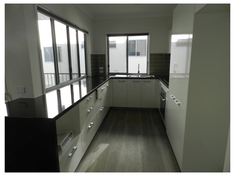 17/5-9 View Street, West Gladstone QLD 4680