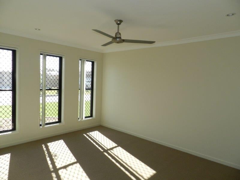 38 Bellbird Circuit, New Auckland QLD 4680