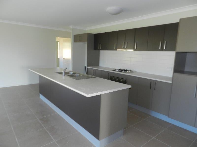 38 Bellbird Circuit, New Auckland QLD 4680