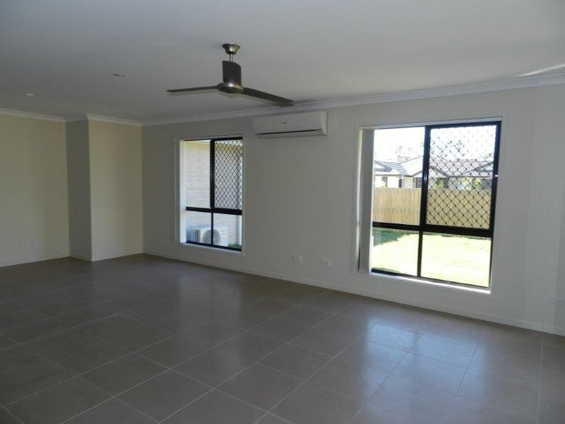 38 Bellbird Circuit, New Auckland QLD 4680