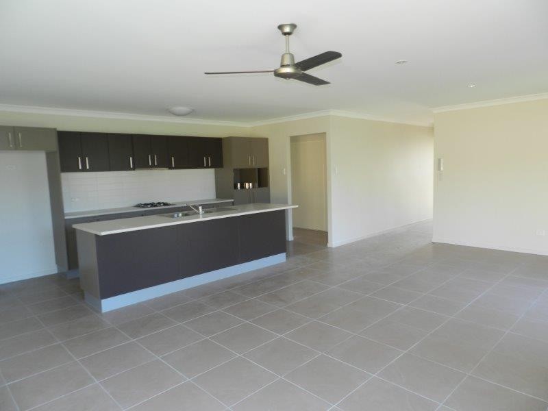 38 Bellbird Circuit, New Auckland QLD 4680