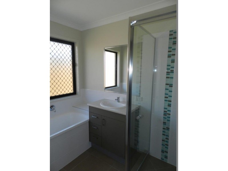 38 Bellbird Circuit, New Auckland QLD 4680