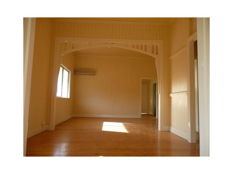 16 Fowler Street, West Gladstone QLD 4680