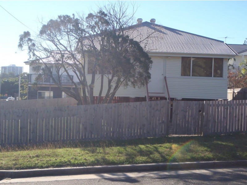 16 Fowler Street, West Gladstone QLD 4680