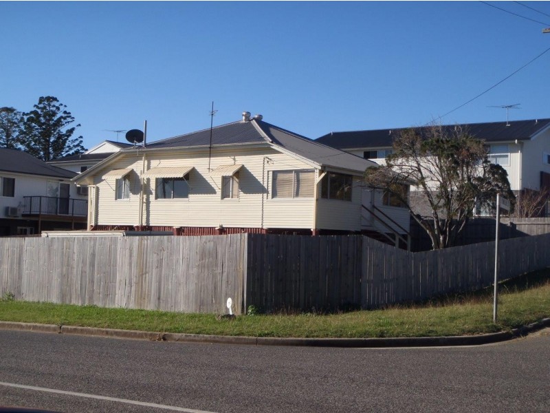 16 Fowler Street, West Gladstone QLD 4680