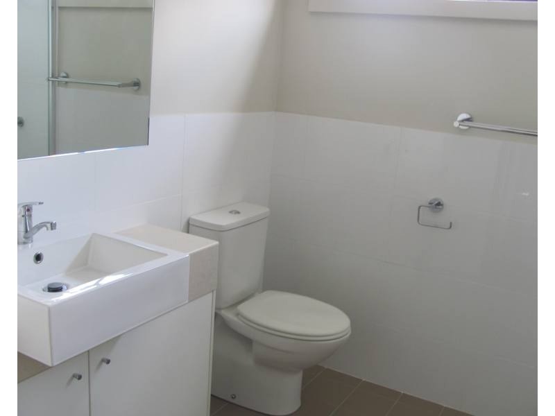 1/1 Michel Place, Telina QLD 4680