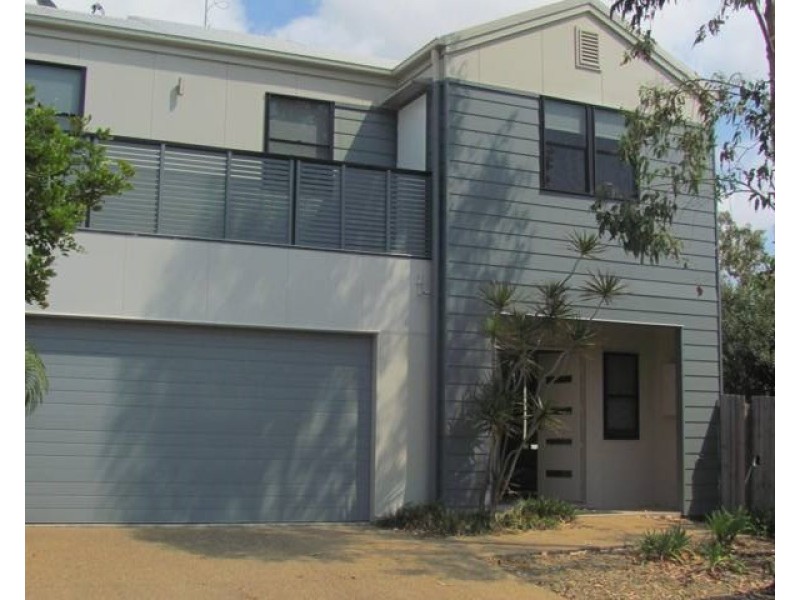 1/1 Michel Place, Telina QLD 4680