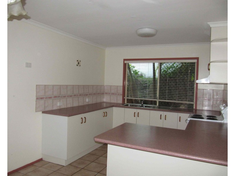33 Allunga Drive, Glen Eden QLD 4680