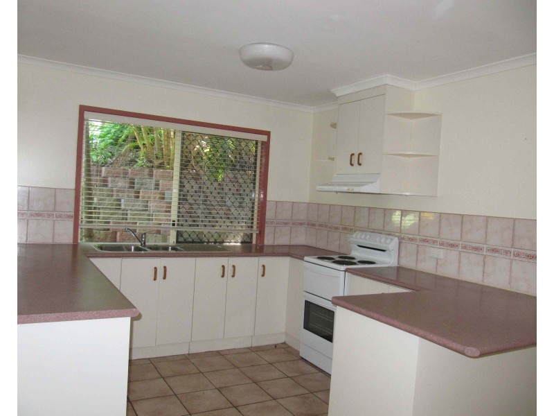 33 Allunga Drive, Glen Eden QLD 4680
