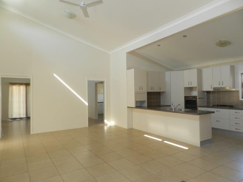 1 Eastwood Street, West Gladstone QLD 4680