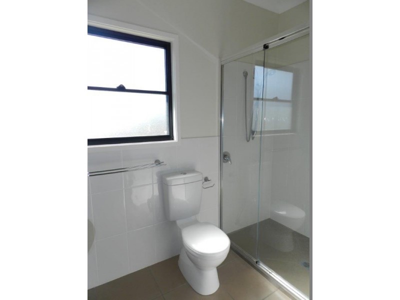 1 Eastwood Street, West Gladstone QLD 4680