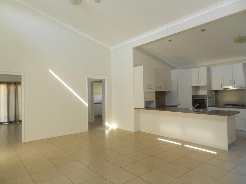 1 Eastwood Street, West Gladstone QLD 4680