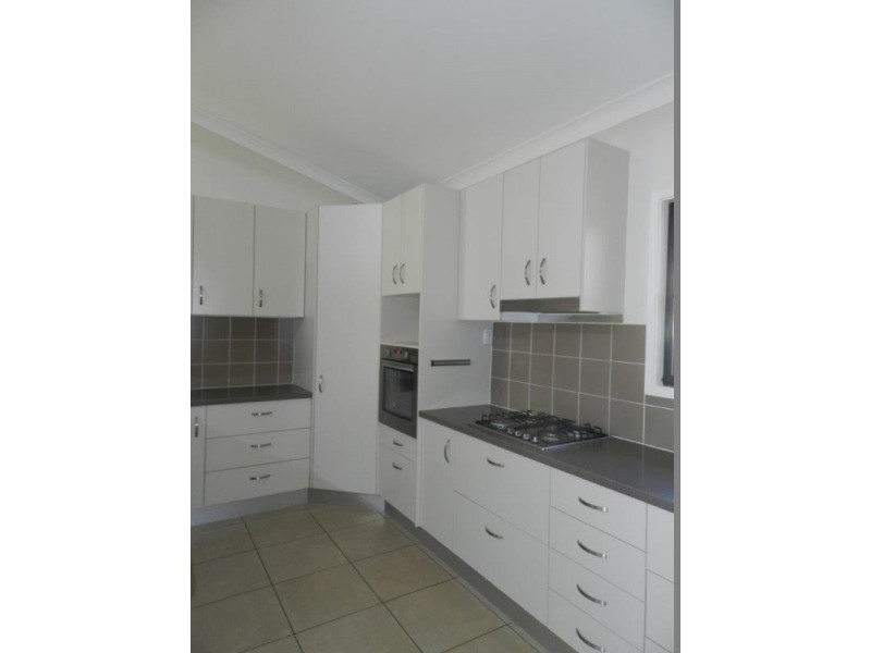 1 Eastwood Street, West Gladstone QLD 4680