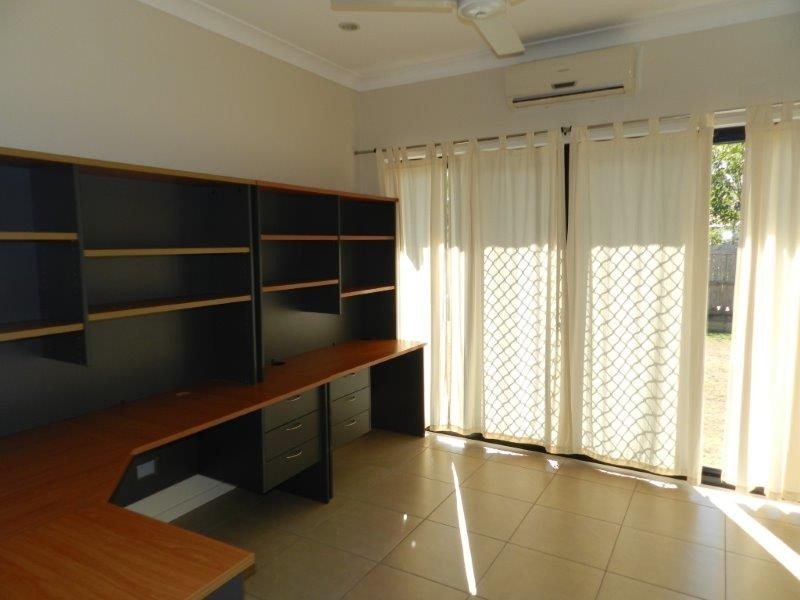 1 Eastwood Street, West Gladstone QLD 4680