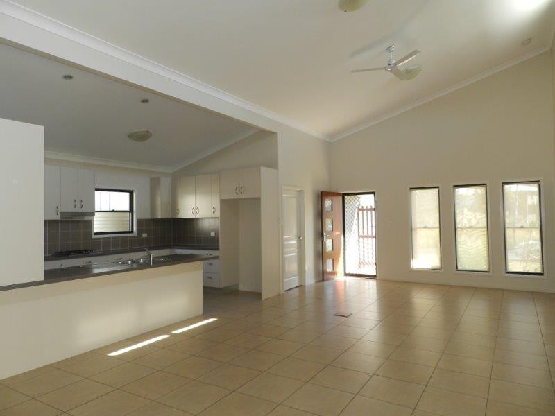 1 Eastwood Street, West Gladstone QLD 4680