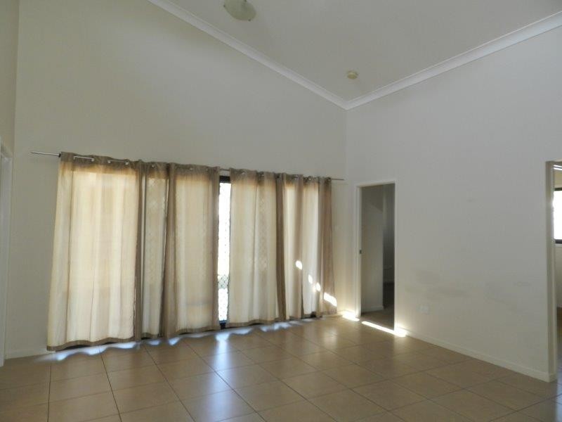 1 Eastwood Street, West Gladstone QLD 4680