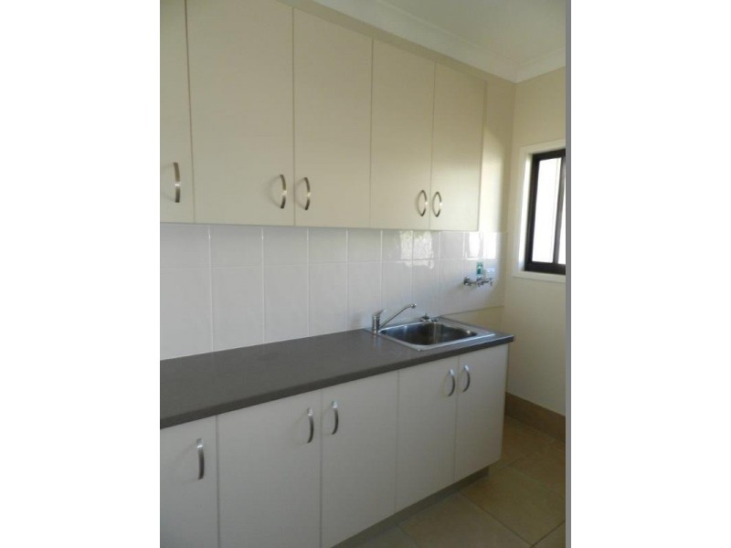 1 Eastwood Street, West Gladstone QLD 4680