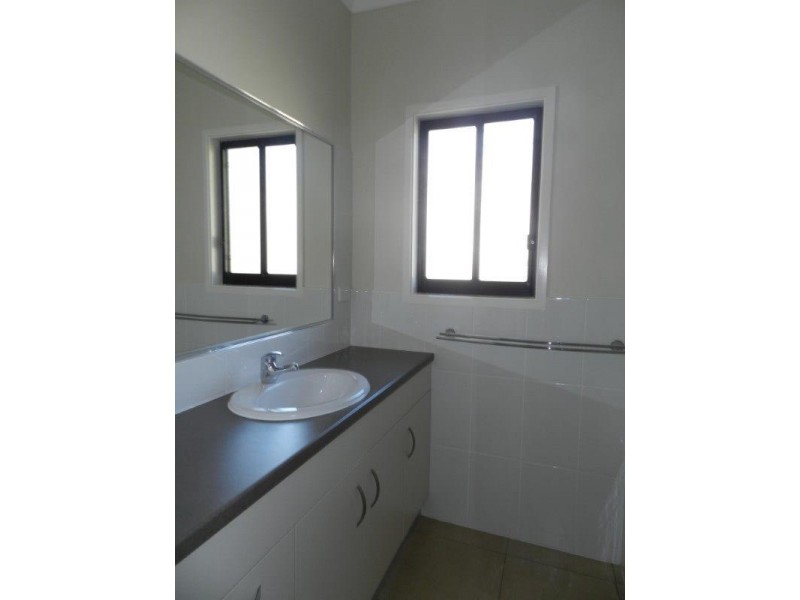 1 Eastwood Street, West Gladstone QLD 4680